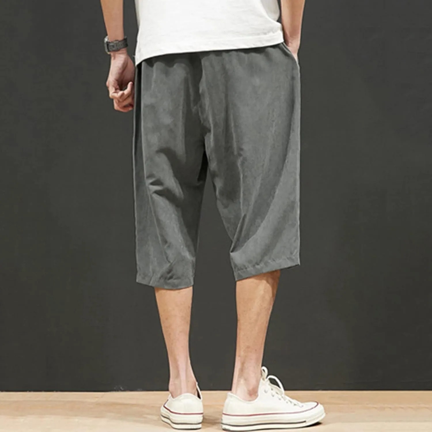 Men's Casual Shorts 3/4 Jogger Capri Pants Breathable Elastic Waist Below Knee Short Pants with Pockets Yoga Harem Pants