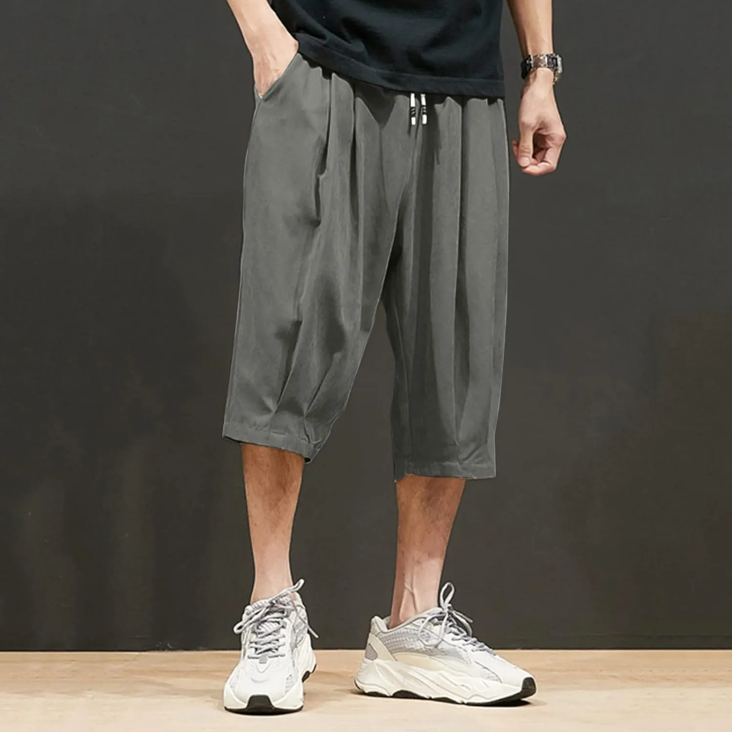 Men's Casual Shorts 3/4 Jogger Capri Pants Breathable Elastic Waist Below Knee Short Pants with Pockets Yoga Harem Pants